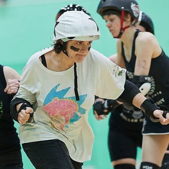 woman in roller derby gear